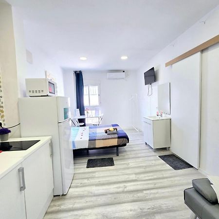 Apartamento Metro Manises Y Aeropuerto エクステリア 写真