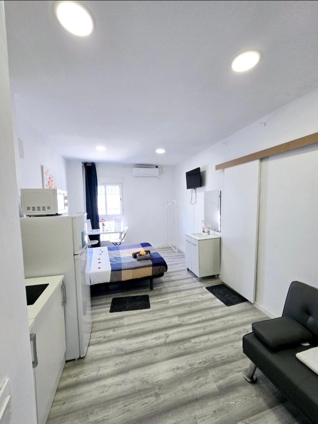 Apartamento Metro Manises Y Aeropuerto エクステリア 写真