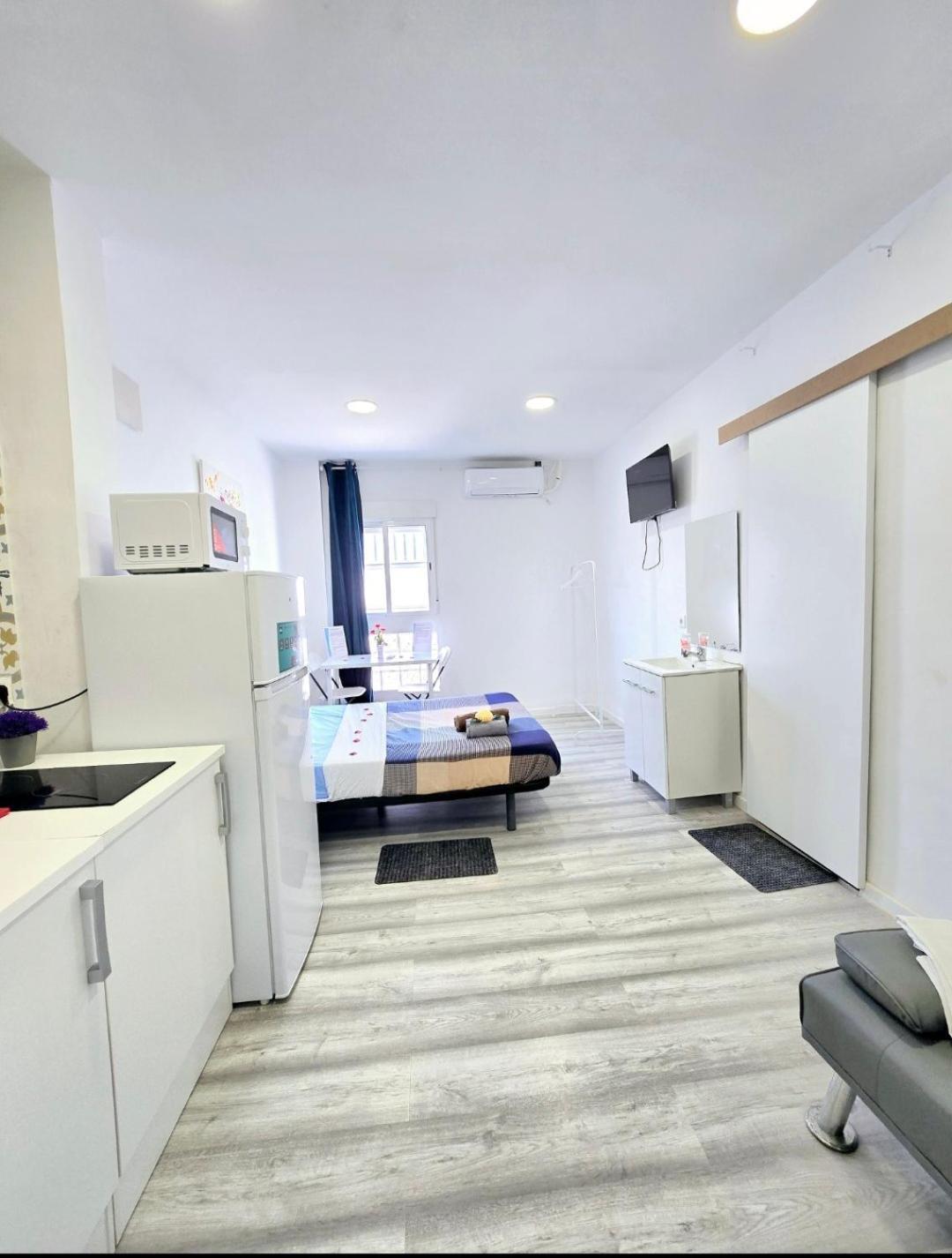 Apartamento Metro Manises Y Aeropuerto エクステリア 写真